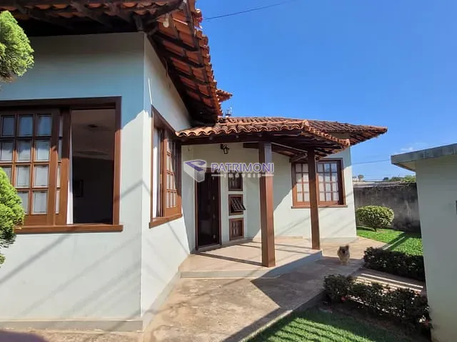 Casa com 600m² 4 quartos e 3 banheiros, à venda, no bairro Coqueiro Verde em Juatuba
