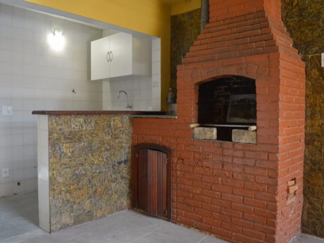 Casa com 250m² 5 quartos e 2 banheiros, para alugar, no bairro Jardim Flamboyant em Cabo Frio