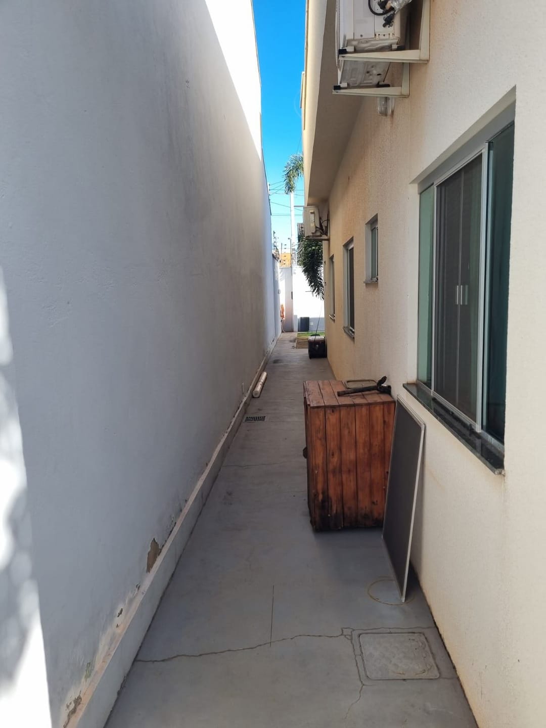 Casa à venda com 3 quartos, 220m² - Foto 2