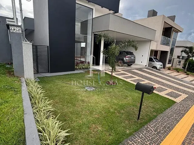 Casa com 300m² 3 quartos e 4 banheiros, à venda, no bairro Jardins Bolonha em Senador Canedo