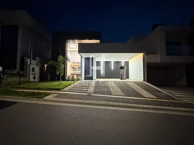 Casa com 300m² 3 quartos e 4 banheiros, à venda, no bairro Jardins Bolonha em Senador Canedo