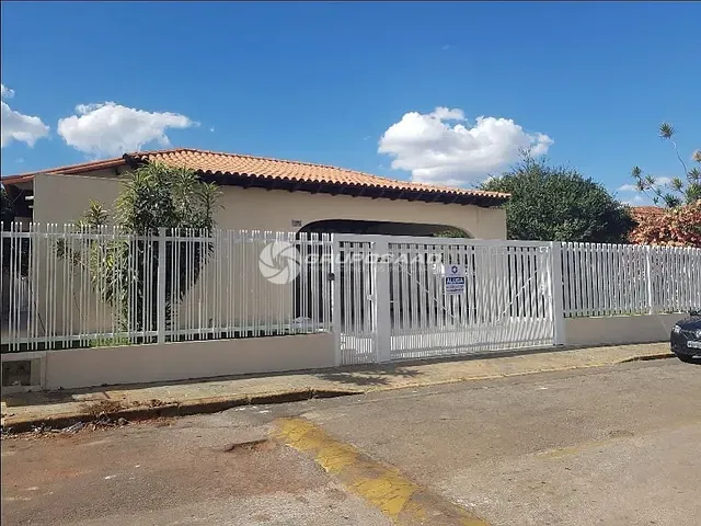 Casa com 700m² 4 quartos e 3 banheiros, à venda, no bairro Setor de Habitações Individuais Norte em Brasília