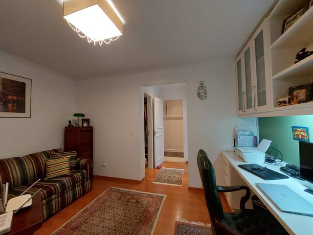 Casa 3 quartos e 4 banheiros, à venda, no bairro Samambaia em Petrópolis