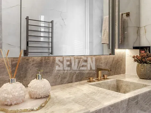 Casa com 1800m² 5 quartos e 2 banheiros, à venda, no bairro Thermas de Santa Barbara em Águas de Santa Bárbara