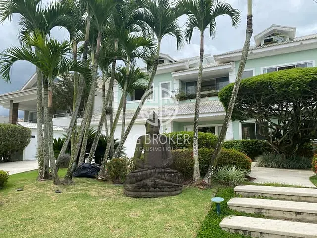 Casa com 1200m² 6 quartos e 10 banheiros, à venda, no bairro Barra da Tijuca em Rio de Janeiro