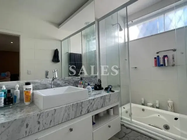 Casa com 340m² 3 quartos e 4 banheiros, à venda, no bairro Granbery em Juiz de Fora