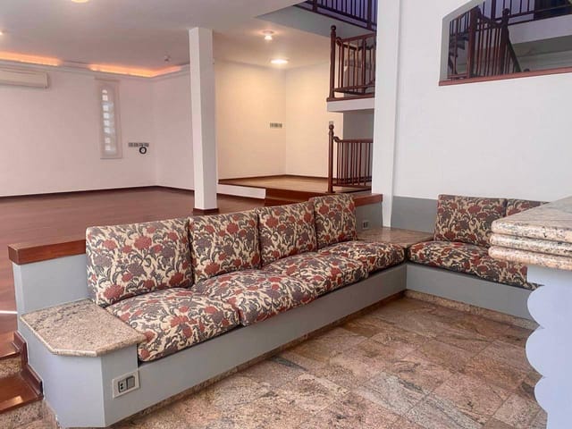 Casa 4 quartos e 6 banheiros, à venda, no bairro Vila Inah em São Paulo