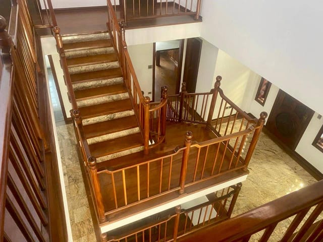 Casa 4 quartos e 6 banheiros, à venda, no bairro Vila Inah em São Paulo