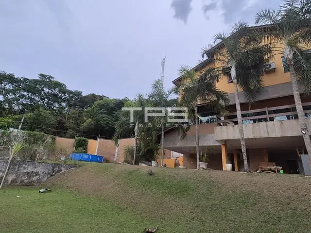Casa com 823m² 3 quartos e 2 banheiros, à venda, no bairro Portal das Colinas em Guaratinguetá