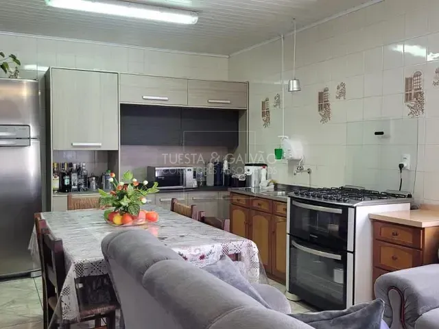 Casa com 220m² 3 quartos e 2 banheiros, à venda, no bairro Xaxim em Curitiba