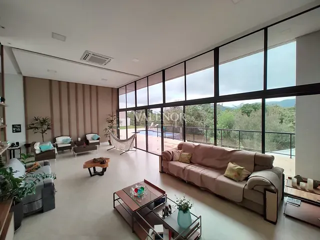 Casa com 856m² 3 quartos e 3 banheiros, à venda, no bairro Medeiros em Jundiaí