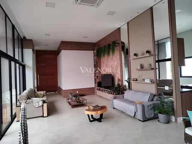 Casa com 856m² 3 quartos e 3 banheiros, à venda, no bairro Medeiros em Jundiaí