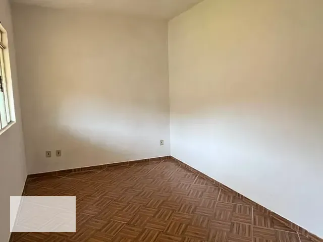 Casa 2 quartos e 1 banheiro, para alugar, no bairro Córrego do Ouro em Santos Dumont