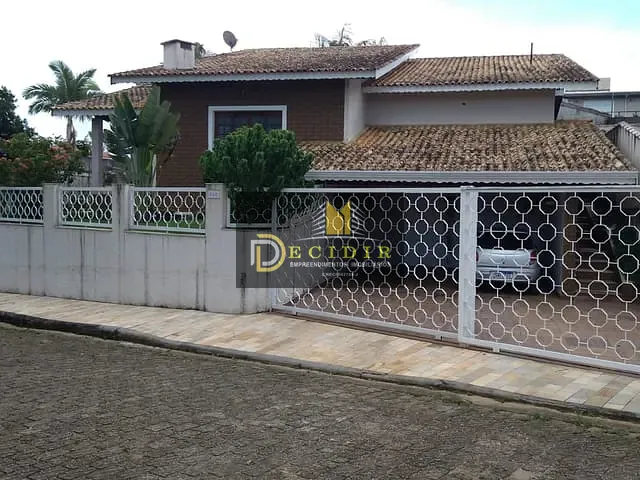 Casa com 633m² 4 quartos e 5 banheiros, à venda, no bairro PIRACAIA em Piracaia