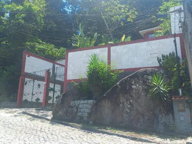 Casa com 411m² 3 quartos e 3 banheiros, à venda, no bairro Mangaratiba em Mangaratiba