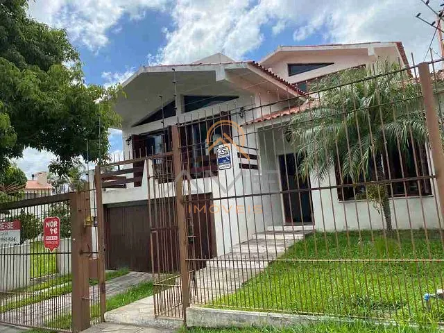 Casa 3 quartos e 4 banheiros, à venda, no bairro Centro em Pelotas