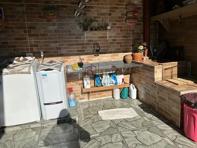 Casa com 250m² 4 quartos e 3 banheiros, à venda, no bairro Jardim Aeroporto III em Mogi das Cruzes