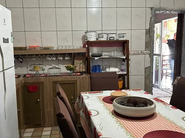 Casa com 250m² 4 quartos e 3 banheiros, à venda, no bairro Jardim Aeroporto III em Mogi das Cruzes