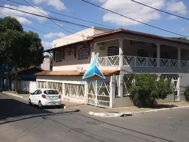 Casa com 180m² 3 quartos e 1 banheiro, à venda, no bairro Santa Rita em Governador Valadares