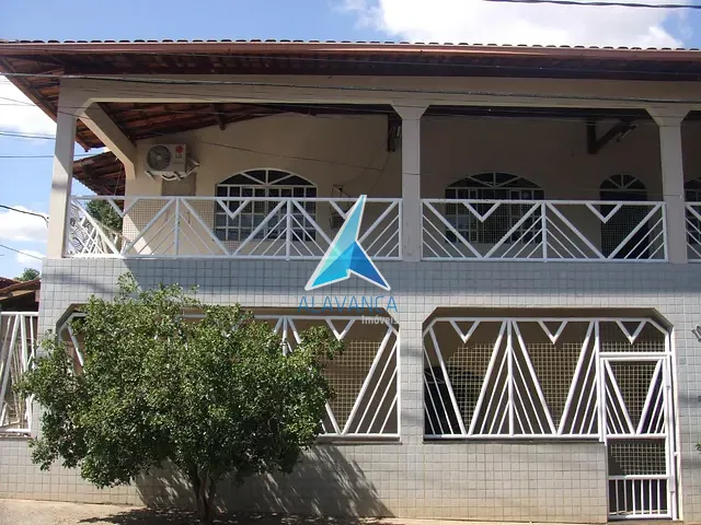 Casa com 180m² 3 quartos e 1 banheiro, à venda, no bairro Santa Rita em Governador Valadares