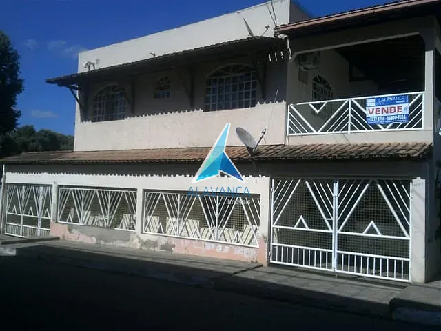 Casa com 180m² 3 quartos e 1 banheiro, à venda, no bairro Santa Rita em Governador Valadares