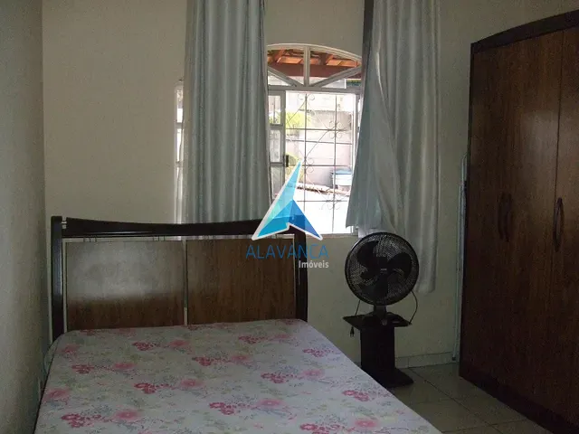 Casa com 180m² 3 quartos e 1 banheiro, à venda, no bairro Santa Rita em Governador Valadares