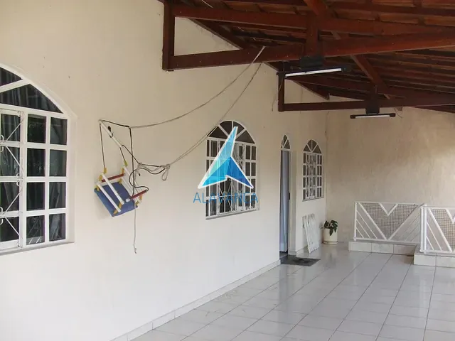 Casa com 180m² 3 quartos e 1 banheiro, à venda, no bairro Santa Rita em Governador Valadares