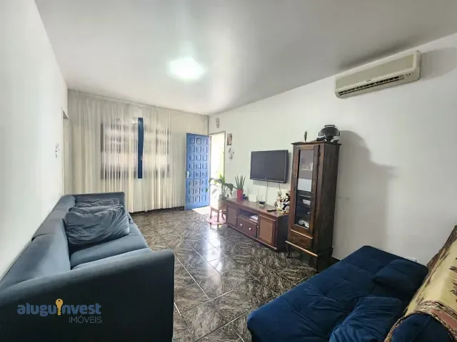 Casa com 320m² 4 quartos e 1 banheiro, à venda, no bairro Cidade de Florianópolis em São José