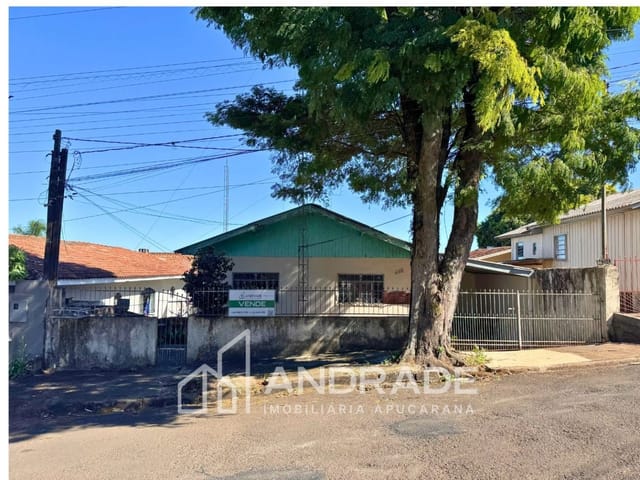 Casa com 540m², à venda, no bairro Vila Formosa em Apucarana