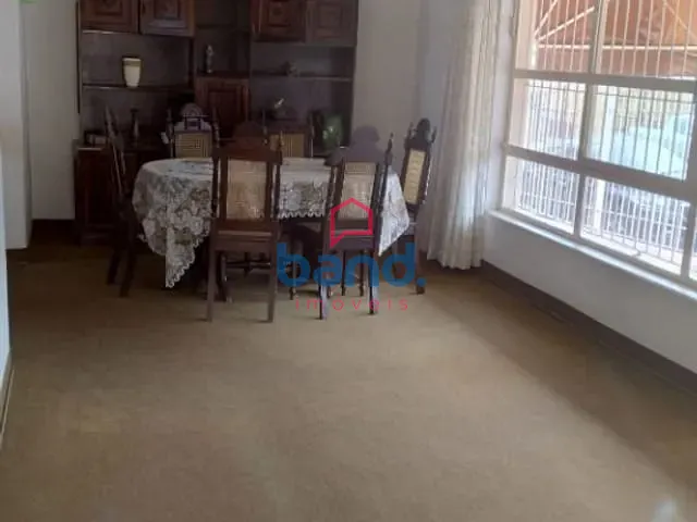 Casa com 179m² 3 quartos e 2 banheiros, à venda ou para alugar, no bairro Centro em Porto Feliz