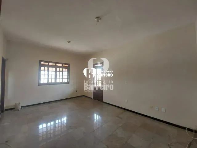 Casa com 360m² 4 quartos e 3 banheiros, à venda, no bairro Tirol (Barreiro) em Belo Horizonte