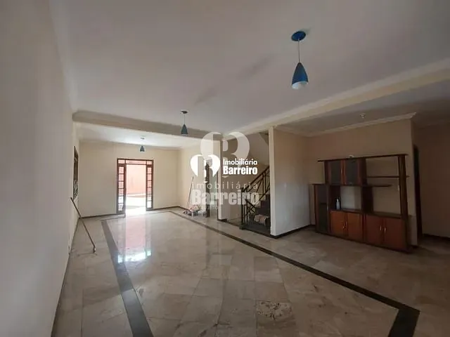 Casa com 360m² 4 quartos e 3 banheiros, à venda, no bairro Tirol (Barreiro) em Belo Horizonte