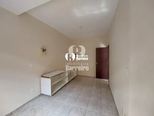 Casa com 360m² 4 quartos e 3 banheiros, à venda, no bairro Tirol (Barreiro) em Belo Horizonte