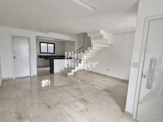 Casa com 170m² 3 quartos e 2 banheiros, à venda, no bairro Cabral em Contagem