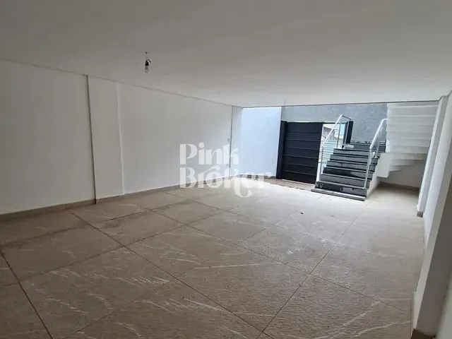 Casa com 170m² 3 quartos e 2 banheiros, à venda, no bairro Cabral em Contagem
