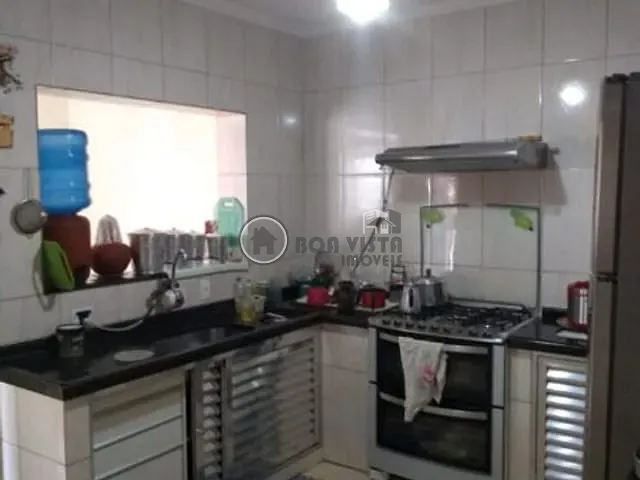 Sobrado 3 quartos e 2 banheiros, à venda, no bairro Jardim Luiz Mauro em Ferraz De Vasconcelos