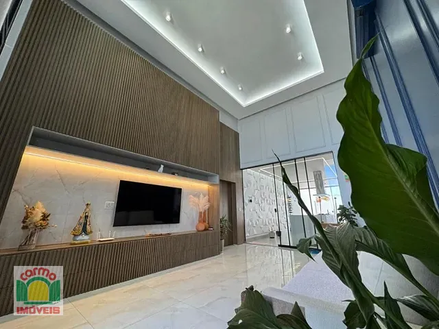 Casa com 360m² 3 quartos e 3 banheiros, à venda, no bairro Residencial Jardins Do Lago em Anápolis