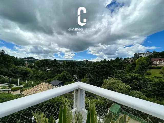 Casa com 1100m² 4 quartos e 3 banheiros, à venda, no bairro Manancial em Campos do Jordão