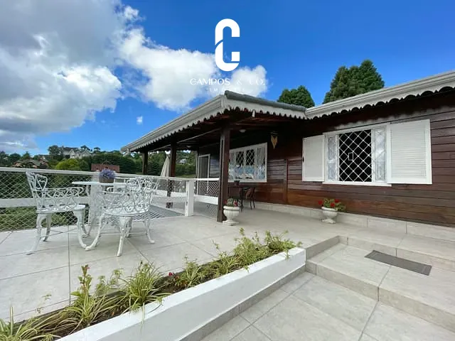 Casa com 1100m² 4 quartos e 3 banheiros, à venda, no bairro Manancial em Campos do Jordão