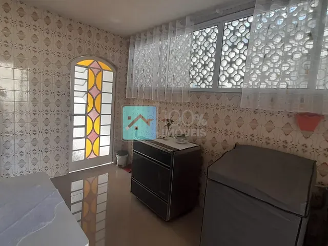 Casa com 400m² 4 quartos e 3 banheiros, à venda, no bairro Monte Castelo em São José dos Campos