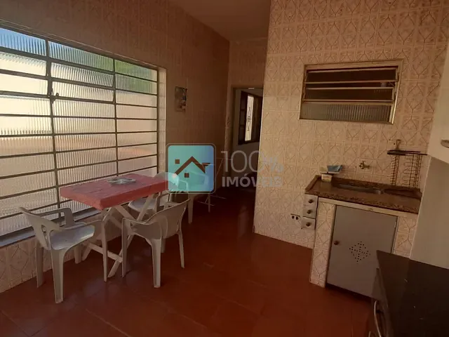 Casa com 400m² 4 quartos e 3 banheiros, à venda, no bairro Monte Castelo em São José dos Campos