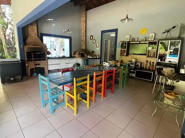 Casa com 2880m² 4 quartos e 6 banheiros, à venda, no bairro Gurupi em Teresina