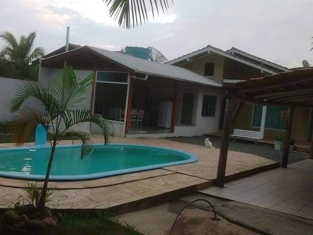 Casa com 2200m² 2 quartos e 2 banheiros, à venda, no bairro Nossa Sra. de Fátima em Penha