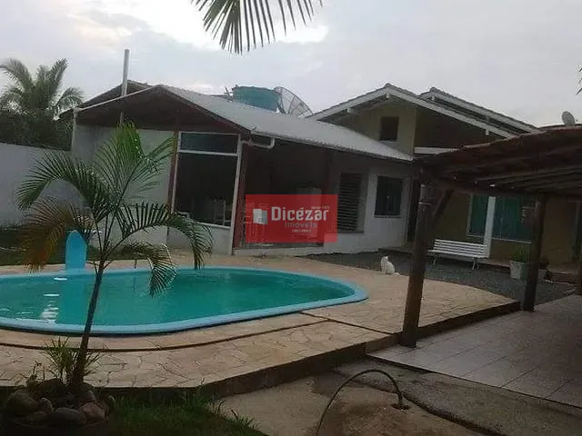 Casa com 2200m² 2 quartos e 2 banheiros, à venda, no bairro Nossa Sra. de Fátima em Penha