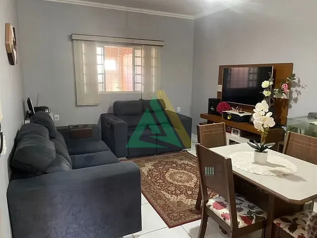 Casa com 170m² 3 quartos e 2 banheiros, à venda, no bairro Parque Real II em Mogi Mirim
