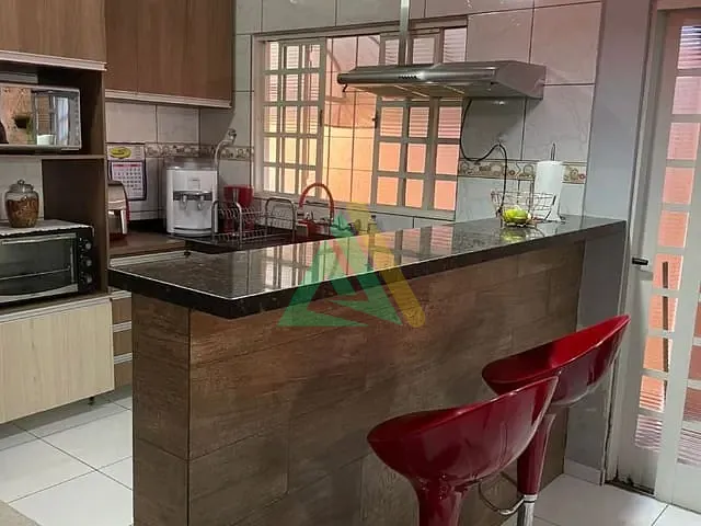 Casa com 170m² 3 quartos e 2 banheiros, à venda, no bairro Parque Real II em Mogi Mirim