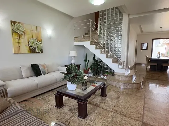 Casa com 369m² 4 quartos e 3 banheiros, à venda, no bairro Cariru em Ipatinga