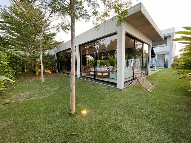 Casa com 1100m² 4 quartos e 7 banheiros, à venda, no bairro Quinta das Paineiras em Jundiaí
