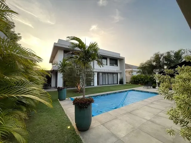 Casa com 1100m² 4 quartos e 7 banheiros, à venda, no bairro Quinta das Paineiras em Jundiaí
