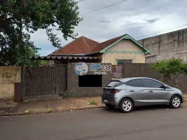 Casa com 562m² 3 quartos e 1 banheiro, à venda, no bairro Centro em Londrina